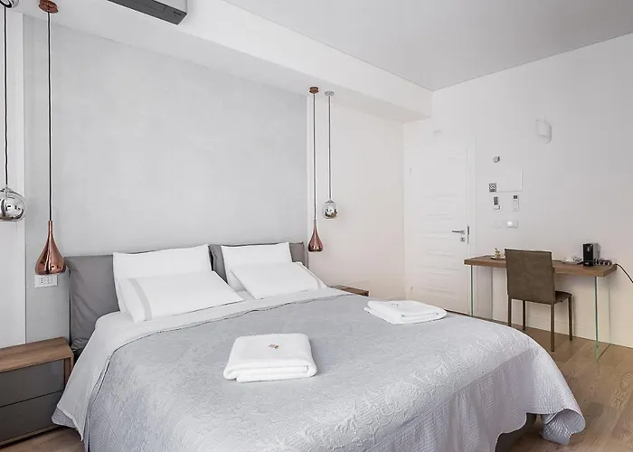 Galleria Cavour B&B 볼로냐