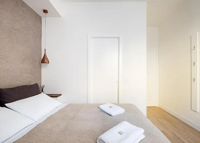 Galleria Cavour 4*