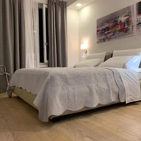 Galleria Cavour Bed & Breakfast *