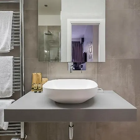 Galleria Cavour Bed & Breakfast 4*