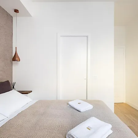 Galleria Cavour 4*