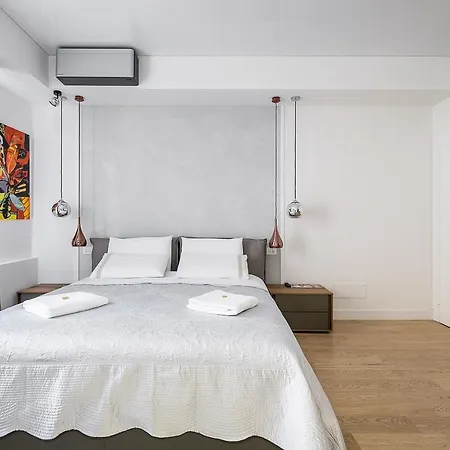 Galleria Cavour Bed & Breakfast *