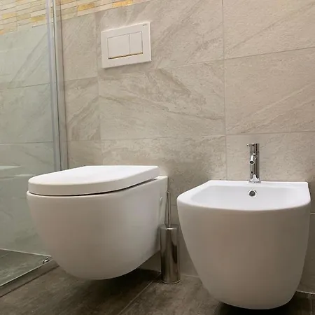 לינה וארוחת בוקר Galleria Cavour בולוניה