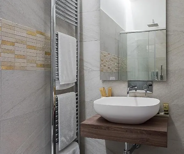 Bed and Breakfast Galleria Cavour 4*